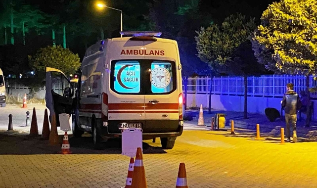 Konya'da üzerine 300 kiloluk bahçe kapısı devrilen kadın hastanelik oldu