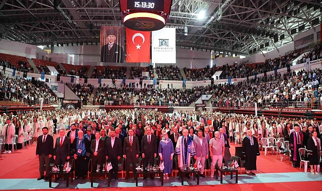 KTO Karatay Üniversitesi 10. mezunlarını verdi