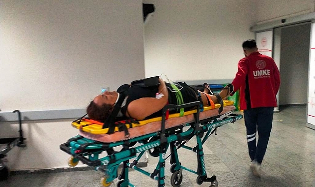 Lastiği patlayan otomobil takla attı: 5 yaralı