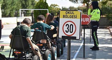 Mobil Trafik Eğitim Tırı ile ilkokul öğrencileri trafik bilinci kazanıyor