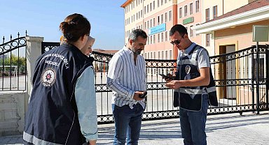 Okulların ilk gününde polis ekipleri güvenli eğitim denetimi yaptı