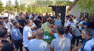 Saman tozu kavgasında hayatını kaybeden karı koca son yolculuğuna uğurlandı