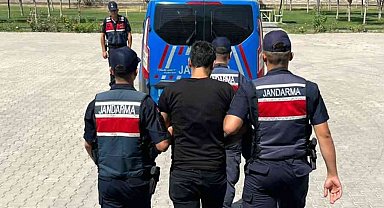 Uyuşturucudan aranan şahıs jandarma tarafından yakalandı