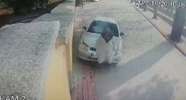 Evine giden yaşlı kadını kontrolden çıkan otomobil ezdi