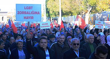 Konya'da LGBT'ye karşı aile yürüyüşü