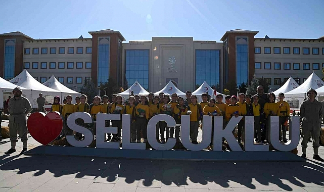 Hilal-İ Ahmer Sergisi ve kan bağışı etkinliği yoğun ilgi görüyor