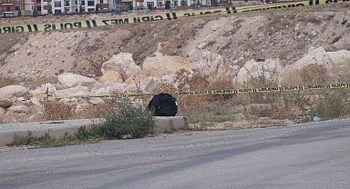 Kaldırım üzerindeki şüpheli çanta polisi alarma geçirdi
