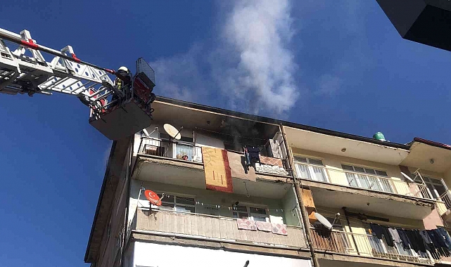Karaman'da 4 katlı binada çıkan yangını korkuttu