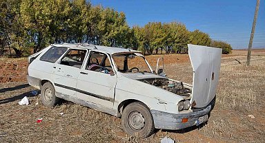 Kontrolden çıkan otomobil araziye devrildi: 5 yaralı