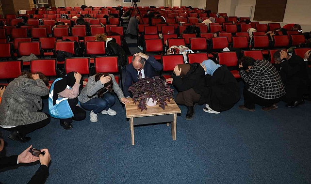 Konya'da "Deprem Anı Uygulaması ve Tahliye Tatbikatı"