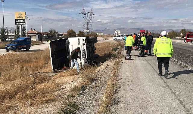 Konya'da midibüs şarampole devrildi: 1 yaralı