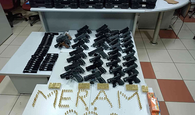 Oto yıkamacıdan cephanelik çıktı