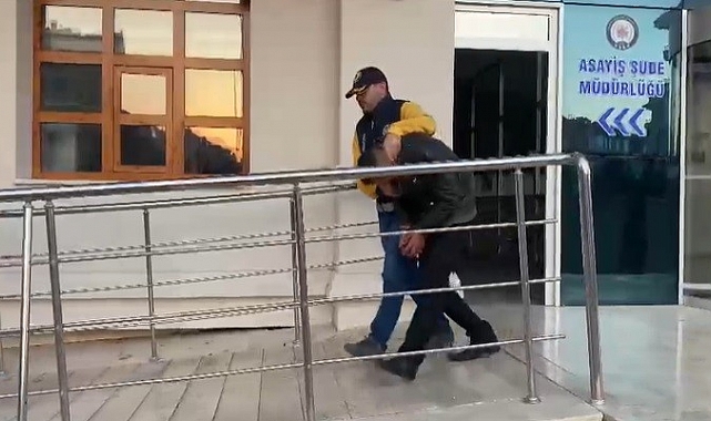 Otomobillerden mont, para ve anahtar takımı çalan hırsızı yakalandı