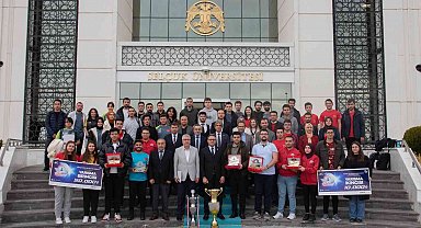 Rektör Aksoy'dan TEKNOFEST'te başarı gösteren takımlara teşekkür