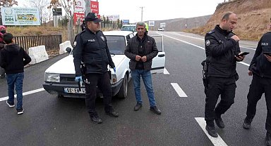 Silahla yakalandı "Çocuk pat pat atıyor" diyerek kendini savundu