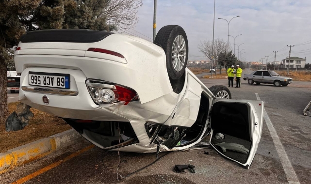 Aksaray'da 3 aracın karıştığı kazada 5 kişi yaralandı