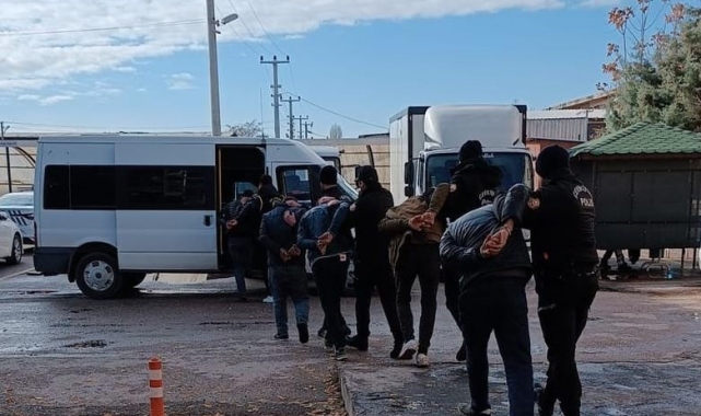 Kablo hırsızı 5 kişi suçüstü yakalandı