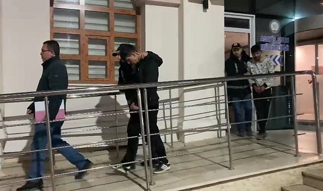 Konya'da araçların ses sistemini çalan 2 şüpheli yakalandı