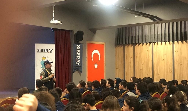 Konya'da güvenli internet kullanımı hakkında 102 bin kişi bilgilendirildi