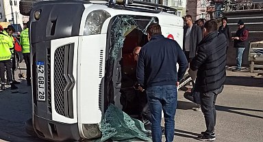 Konya'da öğrenci servisi devrildi: 6 yaralı