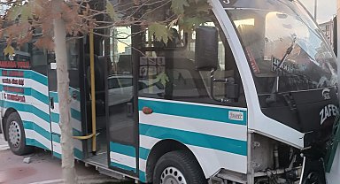 Konya'da yolcu minibüsü ile otomobil çarpıştı: 7 yaralı