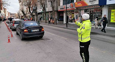 Aksaray'da hatalı parklara geçit yok: 43 araca 18 bin 748 TL ceza