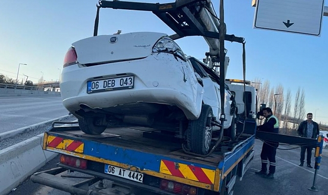 Ankara'da kontrolden çıkan otomobil karşı şeride uçtu: 1'i ağır 3 yaralı