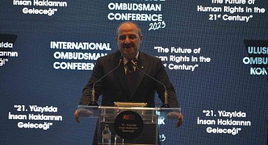 Bakan Varank: "Twitter'ın sahibinin değişmesiyle politikaları 180 derece değişti"