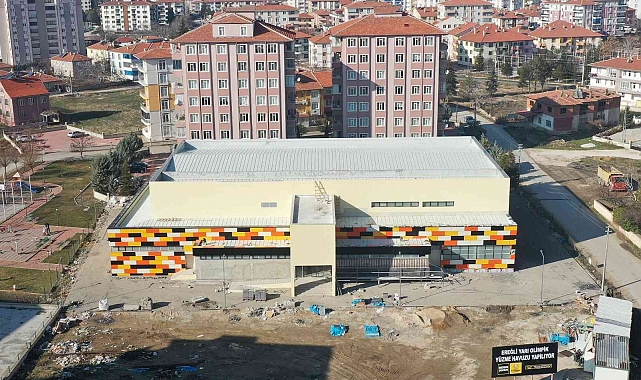Başkan Altay: "Ereğli Yarı Olimpik Yüzme Havuzu inşaatında sona geldik"