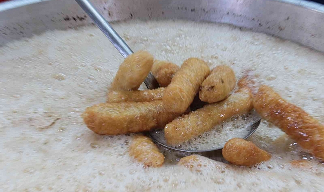 Cağ kebabı ve kadayıf dolması yeme yarışması Başkentlilerin ilgi odağı