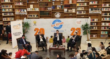 Çevre, Şehircilik ve İklim Değişikliği Bakanı Kurum, Ankara'da gençlerle bir araya geldi