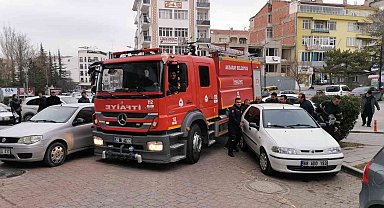 Depoda çıkan yangın itfaiye ve vatandaş seferberliğiyle söndürüldü
