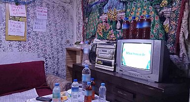 Eğlence mekanına çevrilen gecekondudan 600 litre sahte içki çıktı