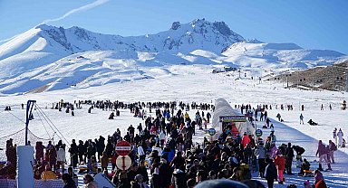 Erciyes 200 bini aşkın turisti ağırladı