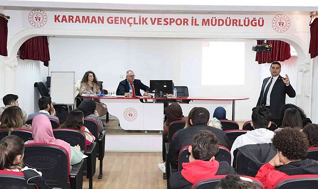 Karaman'da yüzme aday hakem kursu başladı
