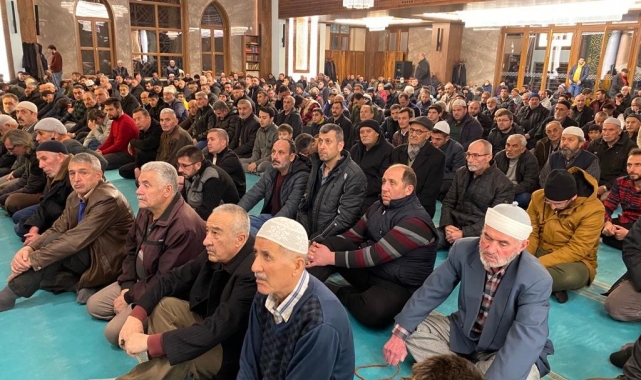 Kayseri'de Regaip Kandili'nde camiler doldu