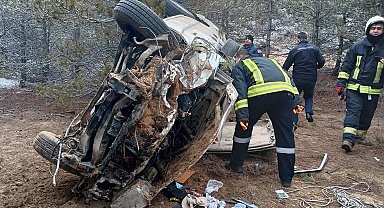 Kaza sonrası kamyonette sıkışan sürücüyü itfaiye kurtardı