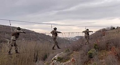 MSB, komandoların arazi tatbikat görüntülerini paylaştı