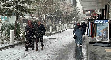 Niğde'de kar yağışı etkili oluyor