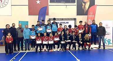 Okul Sporları Badminton grup müsabakalarında finale yükselen takımlar belli oldu