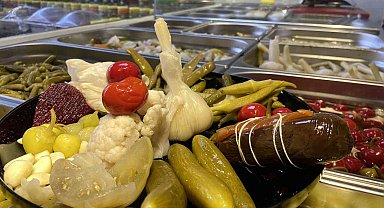Üçlü salgına karşı savaşan en doğal antibiyotik, turşu
