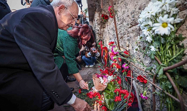 Uğur Mumcu ölümünün 30. yılında evinin önünde anıldı