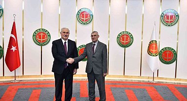 Yargıtay Başkanı Akarca: " Yasa ve Anayasa AYM'yi de bağlar"