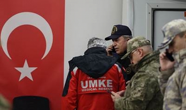 "17 uçakla İstanbul, İzmir ve Ankara'dan Gaziantep ve Adana'ya sürekli yardım uçuşları gerçekleştiriliyor"