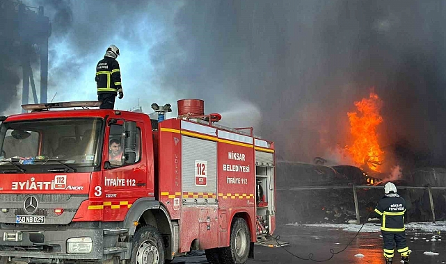 AK Partili 807 belediye deprem bölgesinde yaraları sarıyor