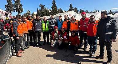 Ankara oto esnafı deprem bölgesinde bulunan çocukları oyuncaklarla buluşturdu