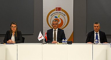 Antalya'da 13 bin 421 depremzede öğrenci okula başladı