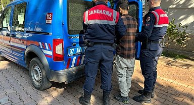 Antalya'da 13 yıl 8 ay kesinleşmiş hapis cezasıyla aranan şahıs yakalandı