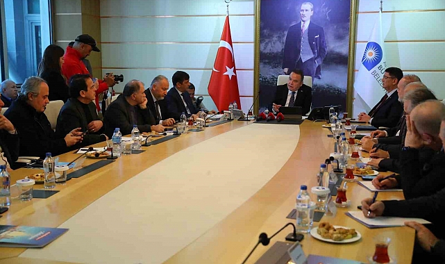 Başkan Böcek: "Antalya'ya gelen depremzede sayısı 101 bini geçti"