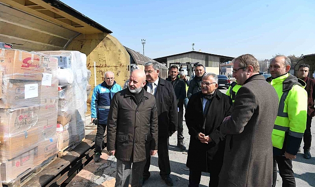 Başkan Büyükkılıç, Tren Garı'ndaki yardım çalışmaları hakkında inceleme yaptı